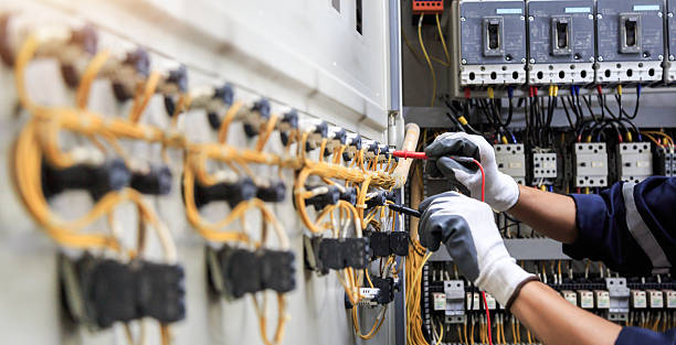 Professional Electrician technician working in Doylestown, OH